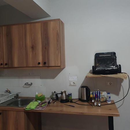Mona'S Hostel Sarande Ngoại thất bức ảnh