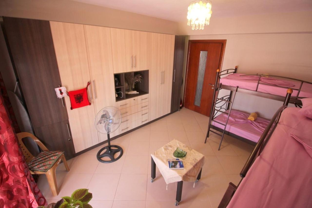 Mona'S Hostel Sarande Ngoại thất bức ảnh