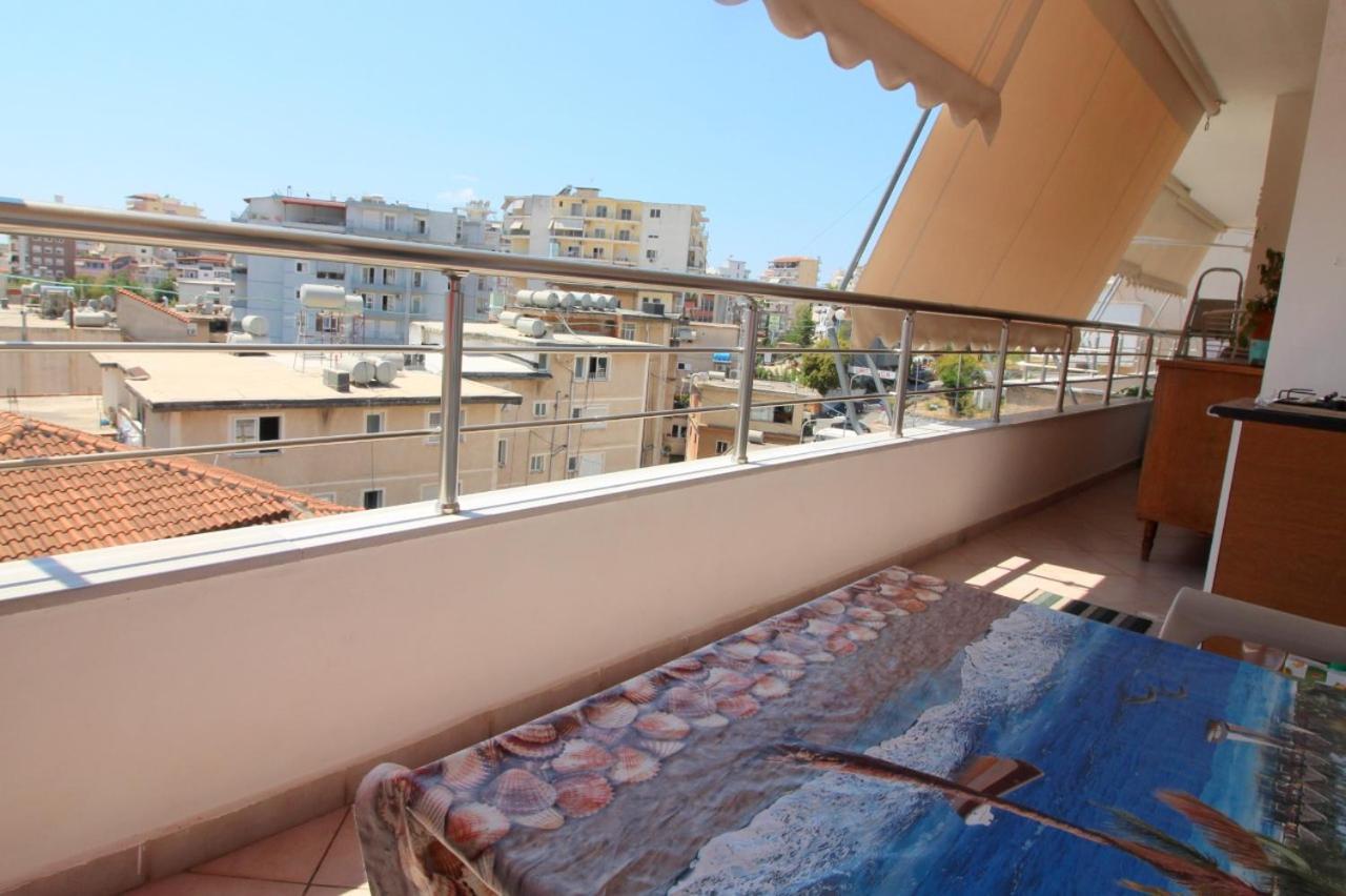Mona'S Hostel Sarande Ngoại thất bức ảnh