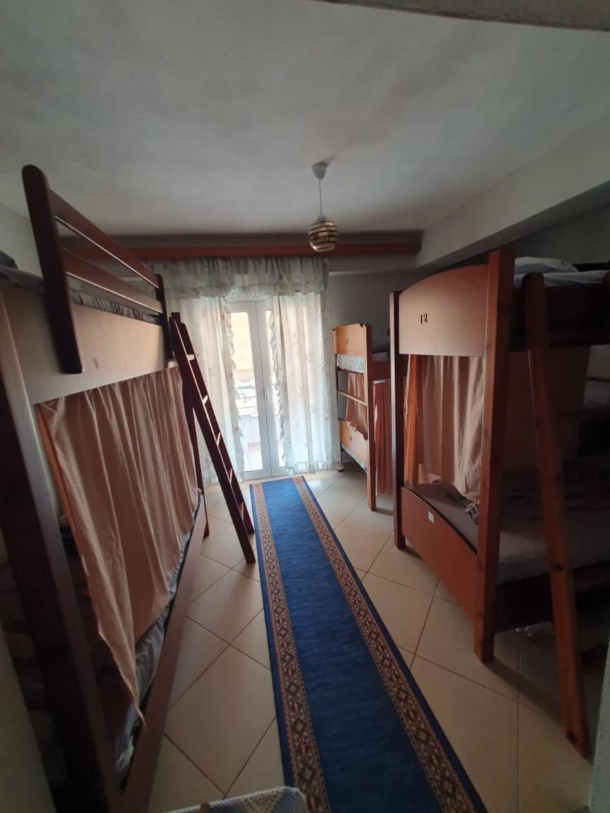 Mona'S Hostel Sarande Ngoại thất bức ảnh
