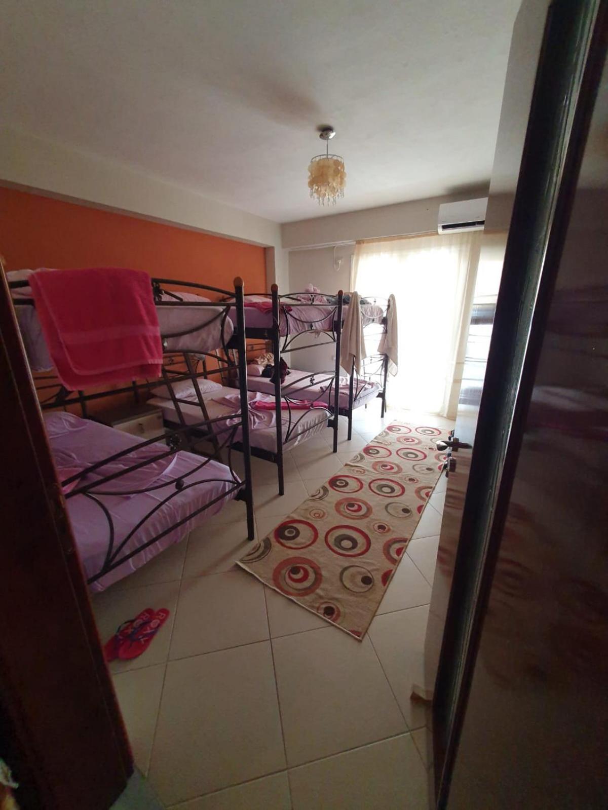Mona'S Hostel Sarande Ngoại thất bức ảnh