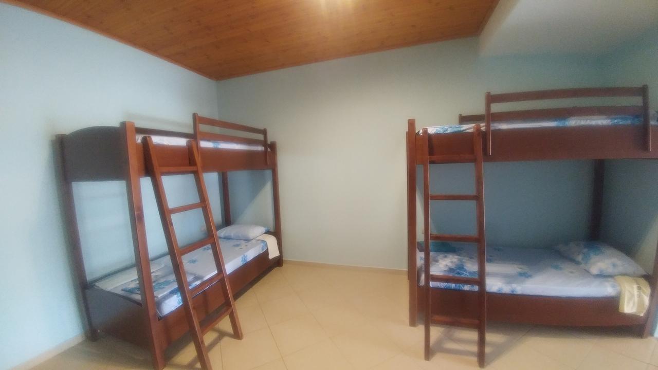Mona'S Hostel Sarande Ngoại thất bức ảnh