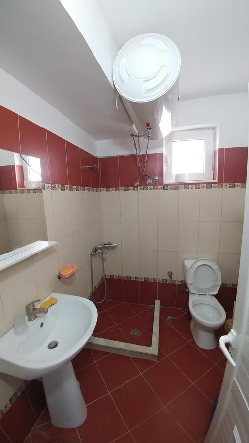 Mona'S Hostel Sarande Ngoại thất bức ảnh